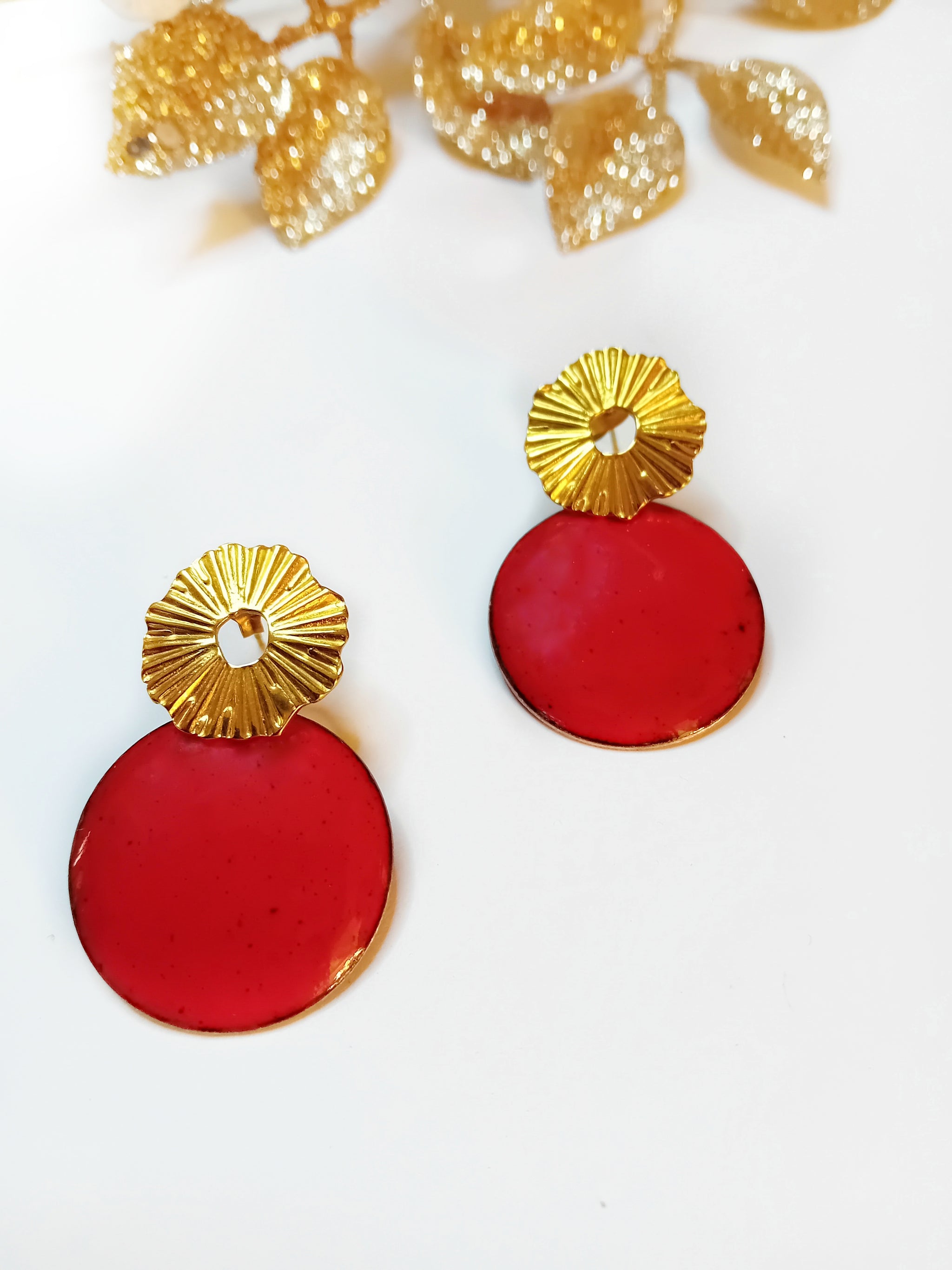 Boucles “Mini Garden” rouges – Élégance en petit format