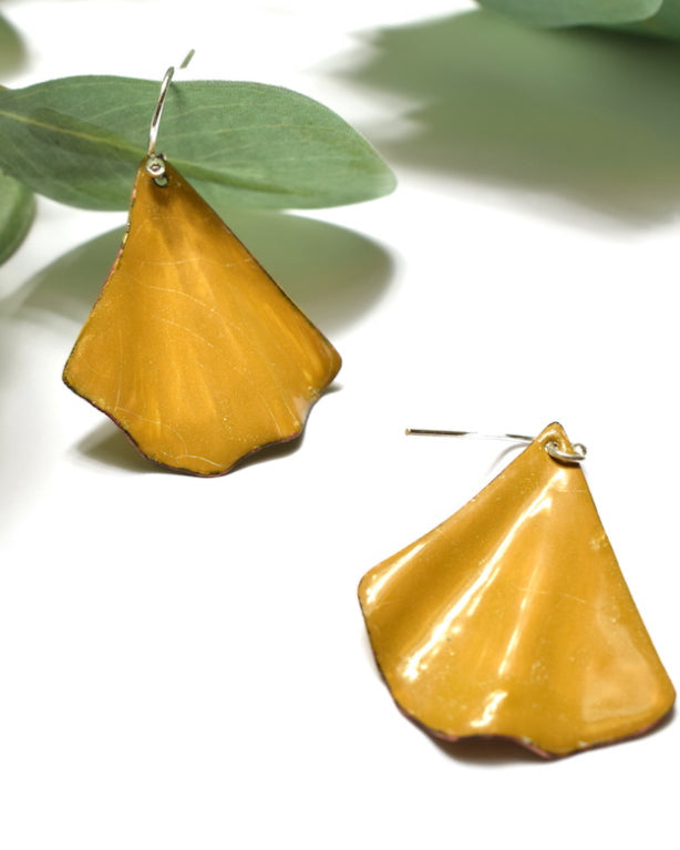 Boucles d’oreilles Petites Ginkgo Moutarde  * Sur Commande *