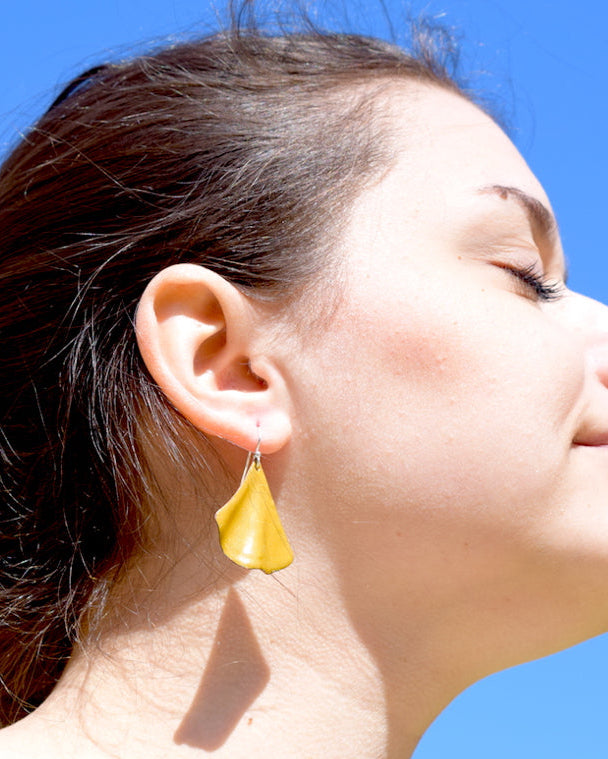 Boucles d’oreilles Petites Ginkgo Moutarde  * Sur Commande *