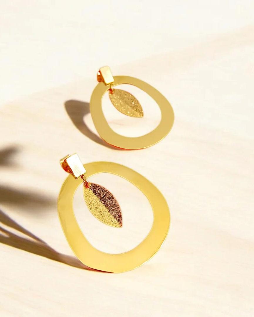 Boucles d’oreilles « Feuille Suspendue » en plaqué or