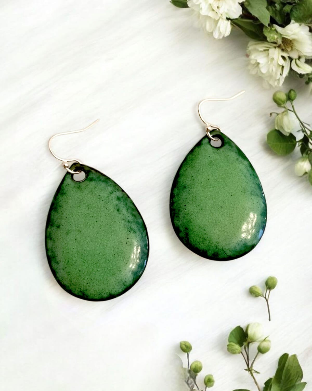 Boucles d’oreilles Grandes Gouttes Vertes – Émaux d’art sur cuivre