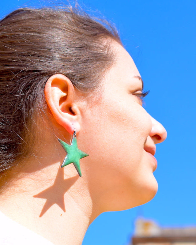 Boucles Grandes Étoiles – Émail vert & Argent 925