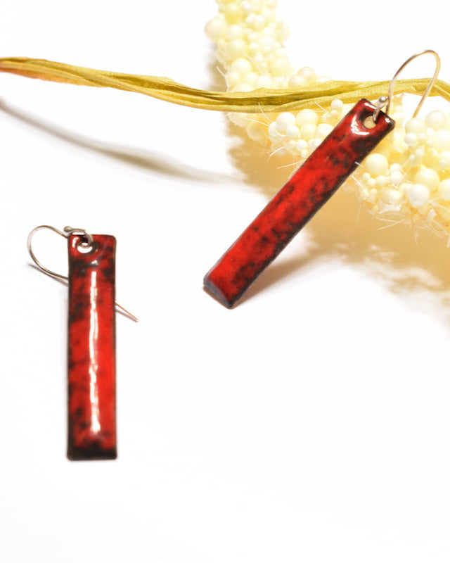 Boucles “Rectangles” – Émail rouge éclatant