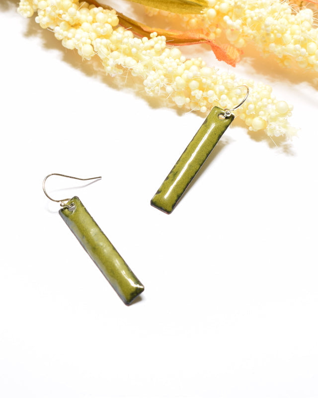 Boucles “Rectangles” – Émail vert olive