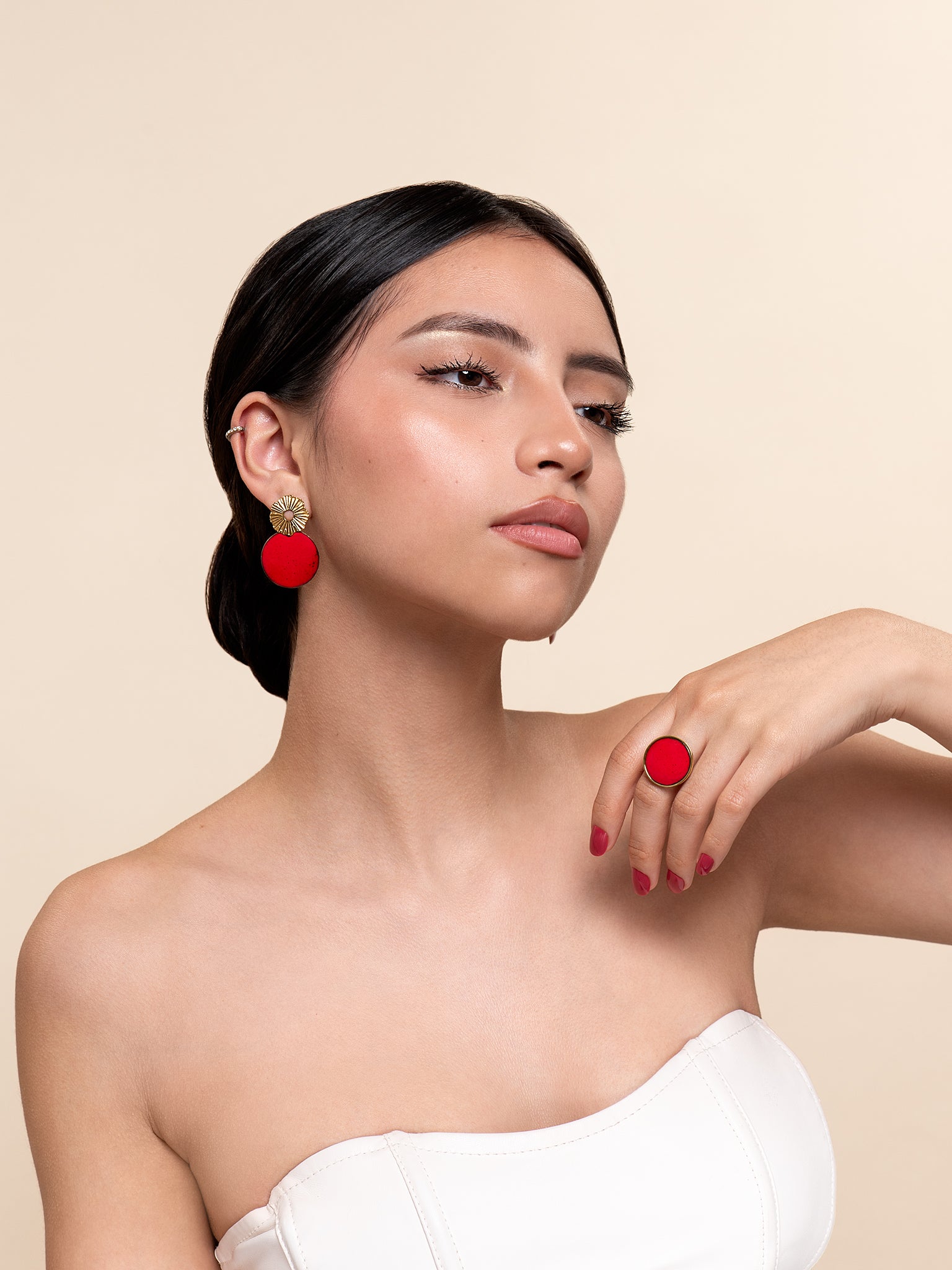 Boucles “Mini Garden” rouges – Élégance en petit format