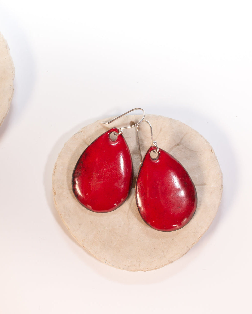 Boucles d’oreilles grandes gouttes rouges – Émaux