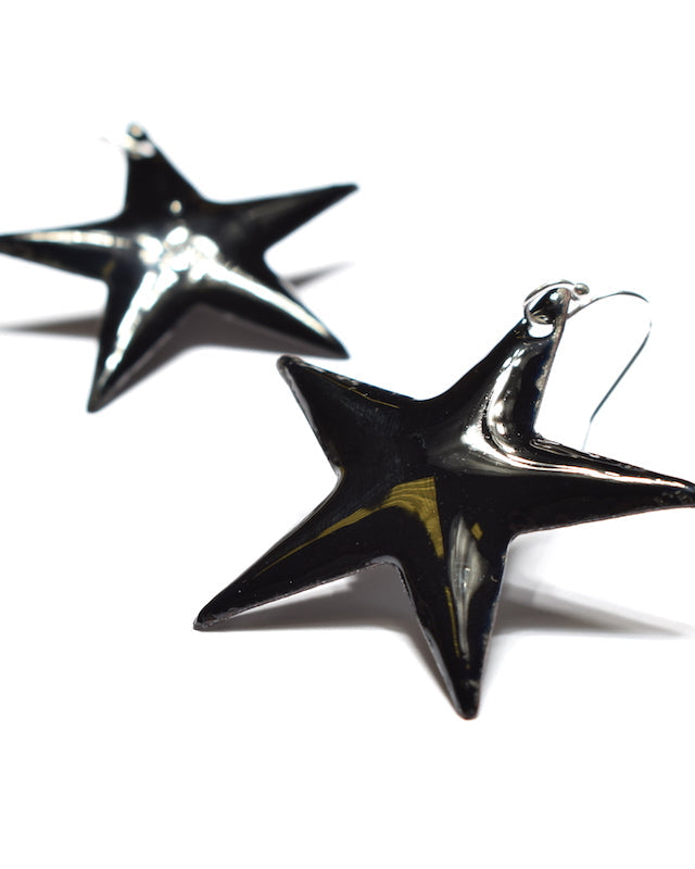 Boucles Grandes Étoiles Noires en Émail   * Sur Commande *