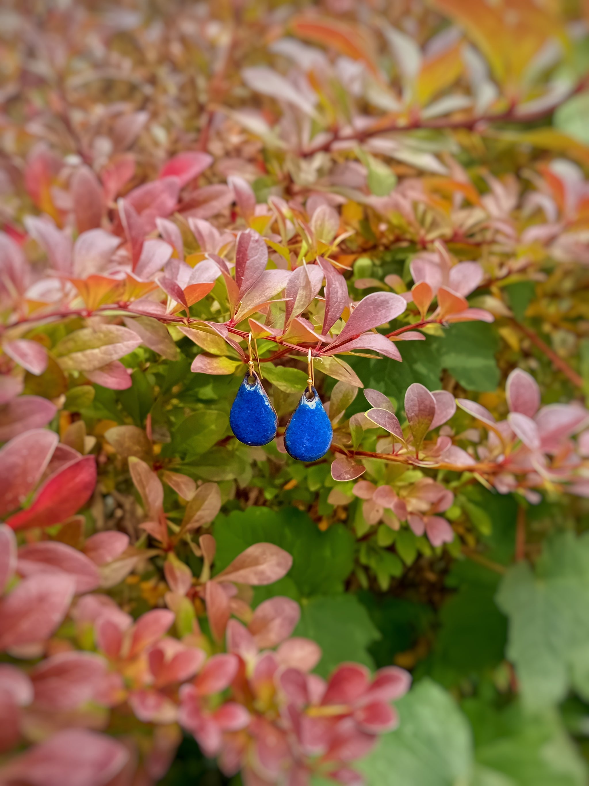 Boucles d’oreilles Petites Gouttes Bleu Roi en Émail sur Cuivre