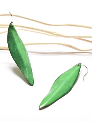 Boucles d'oreilles élégantes feuilles longues vertes