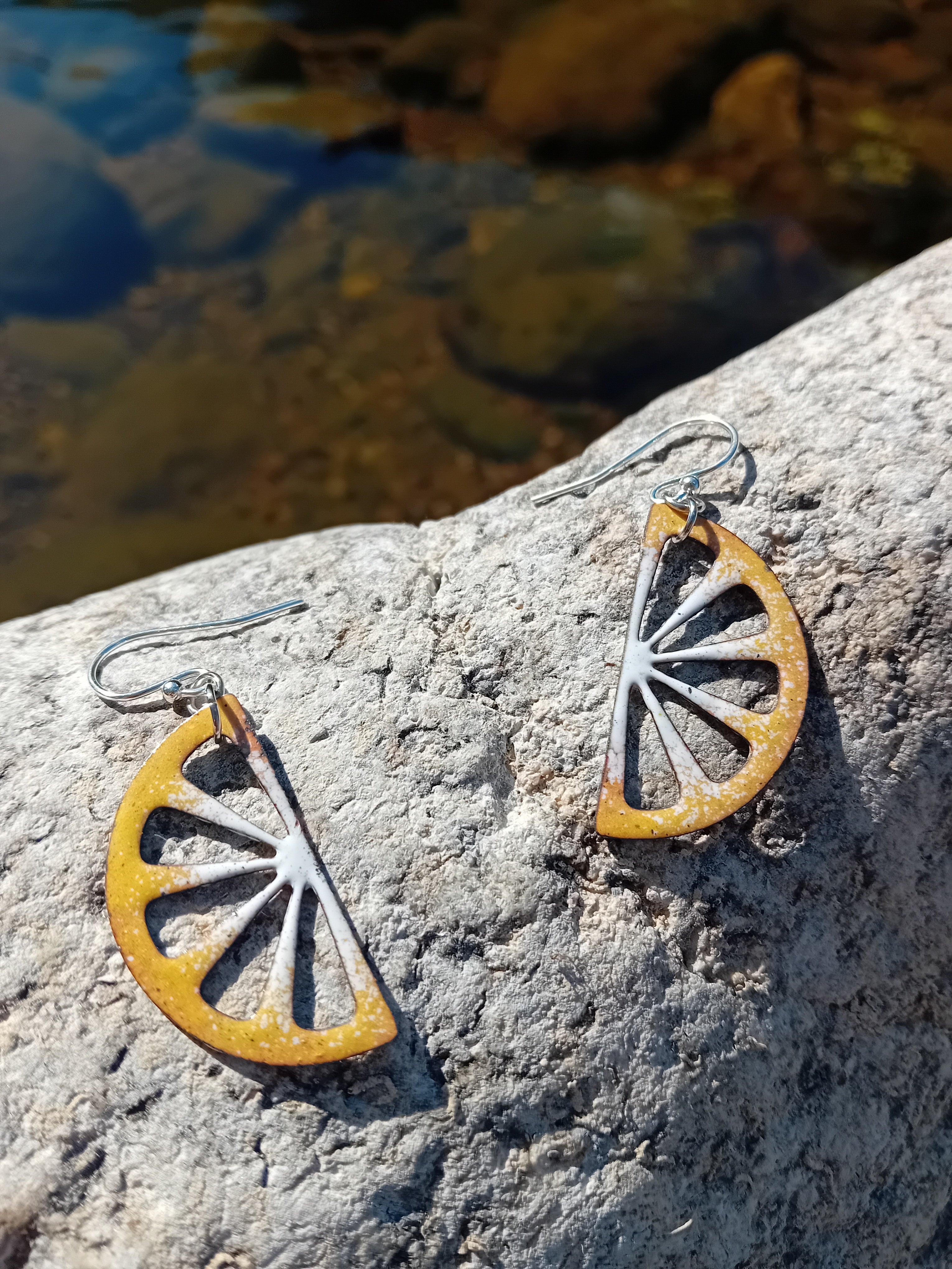 Boucles d'oreilles quartiers de Citron – Émail sur cuivre