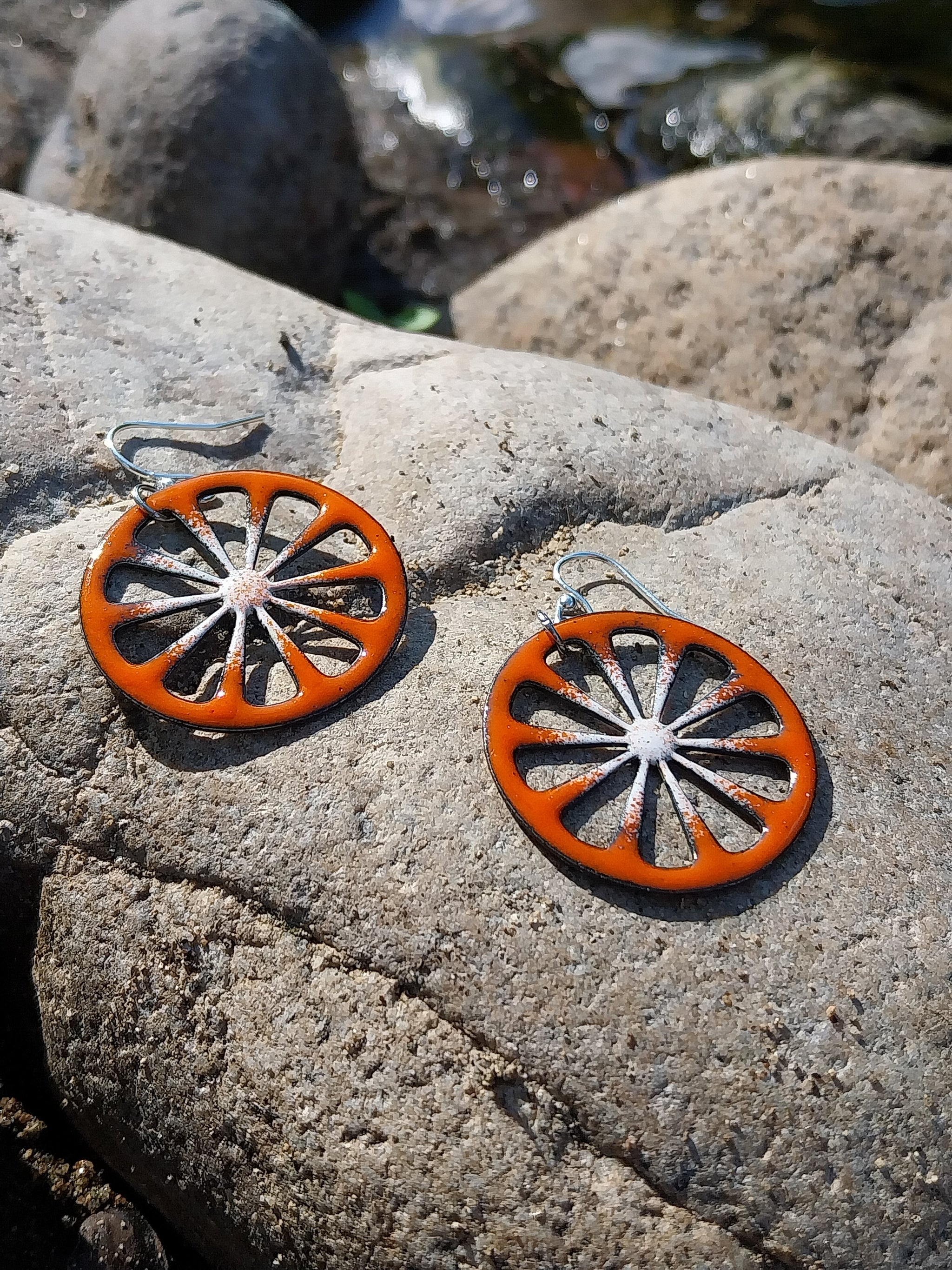 Boucles d'oreilles Orange Sanguine en Émail sur Cuivre – Bijou artisanal