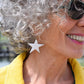 Boucles grandes étoiles blanches – Émaux faits main