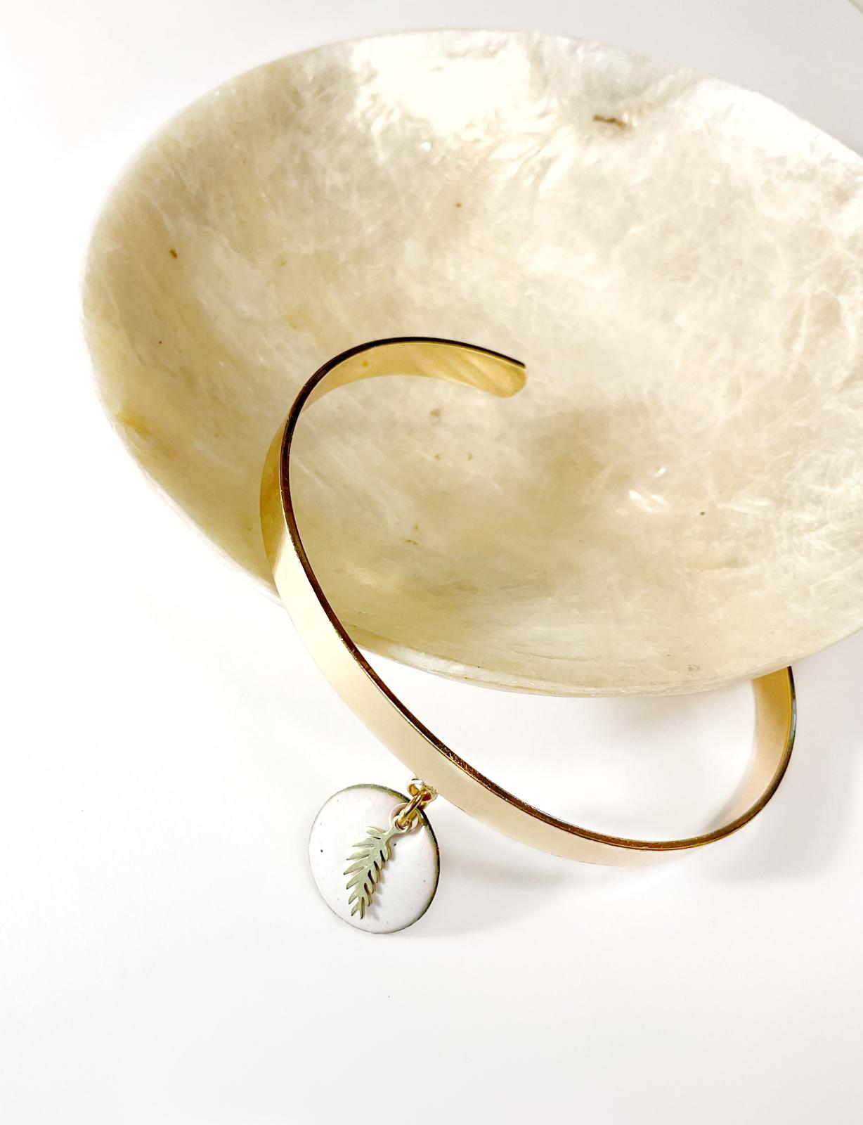 Bracelet Pampille en Émail Blanc - Petit Rond et Feuille Dorée
