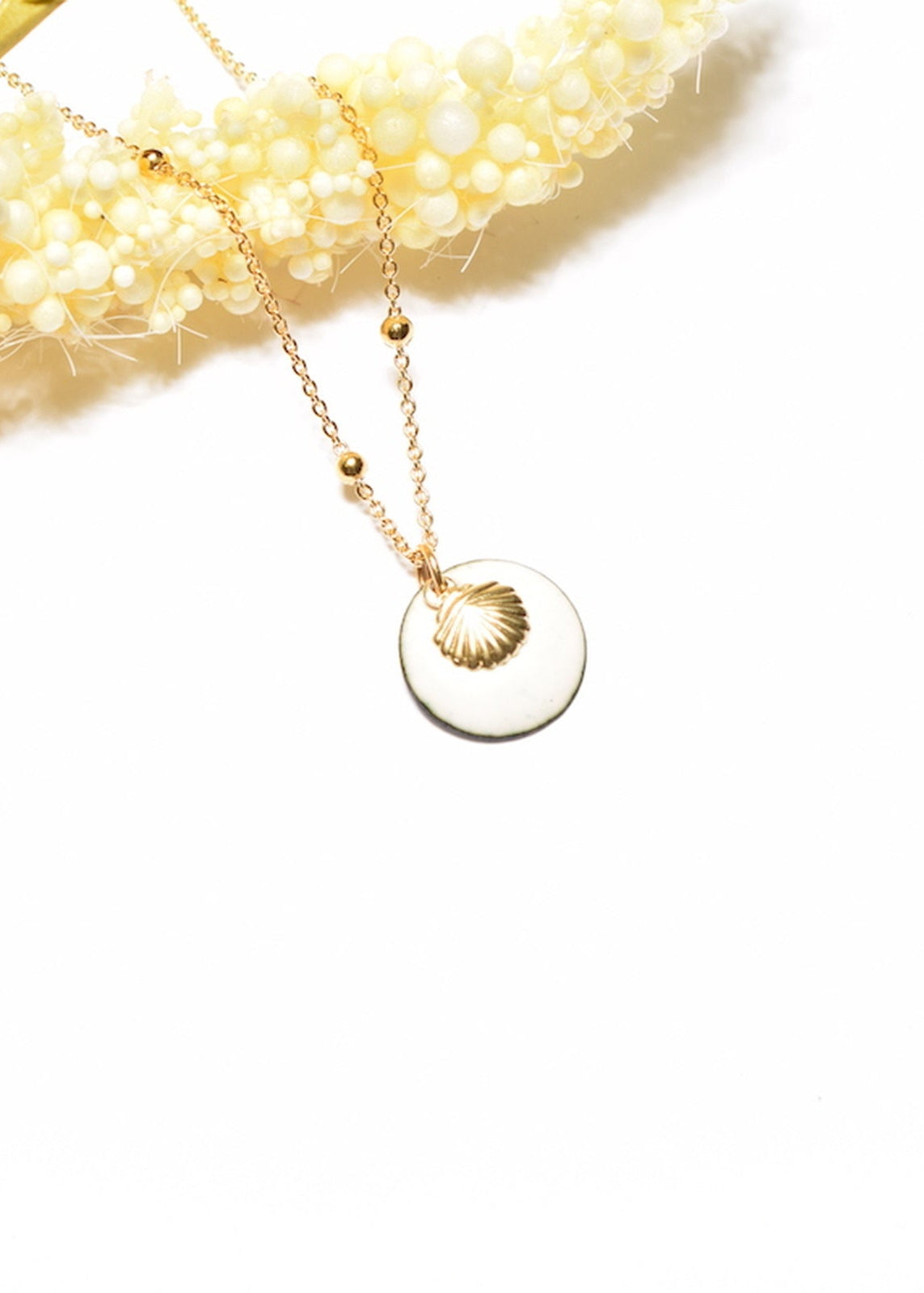 Collier petite médaille et petite coquille St Jacques