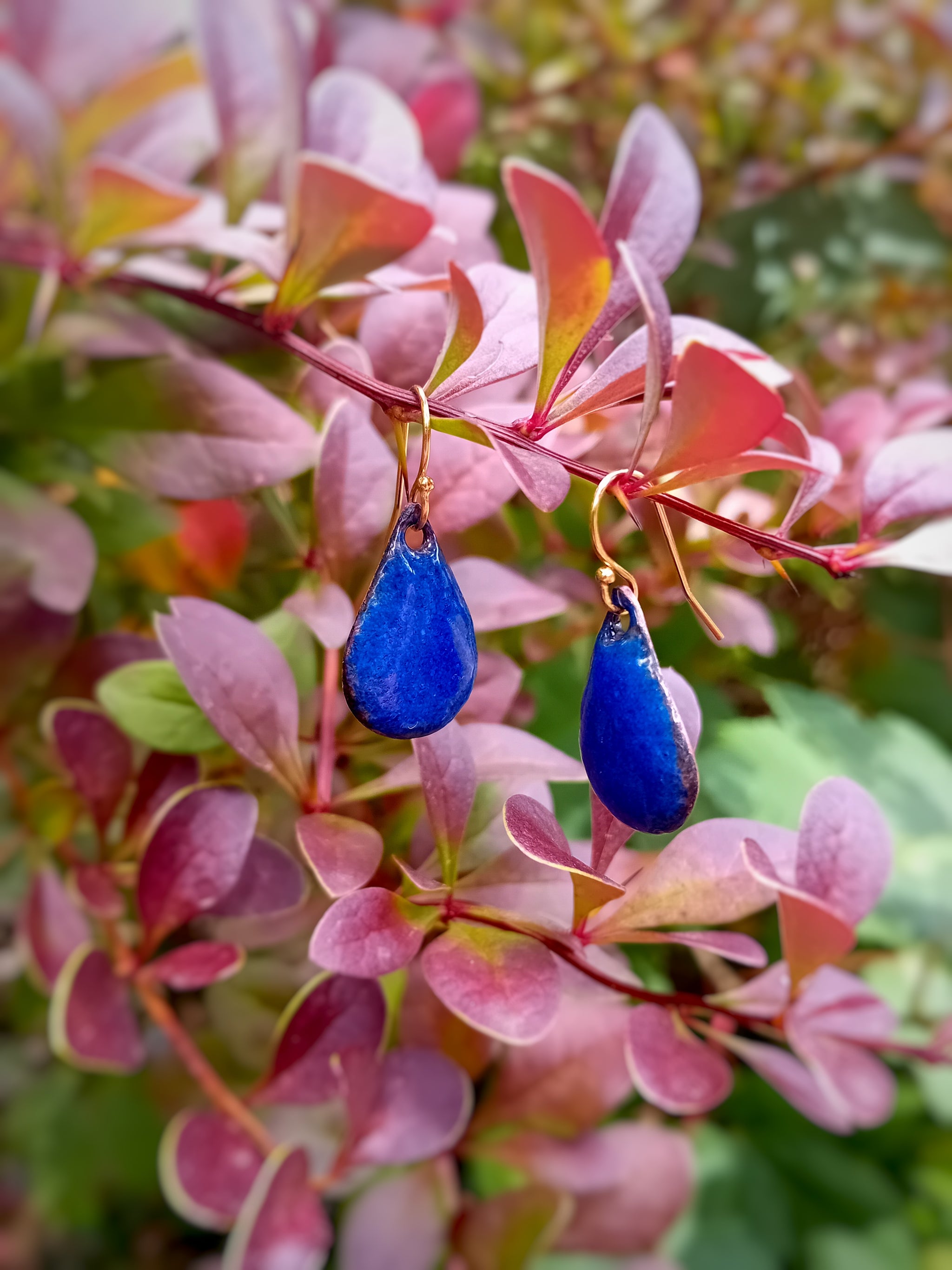 Boucles d’oreilles Petites Gouttes Bleu Roi en Émail sur Cuivre