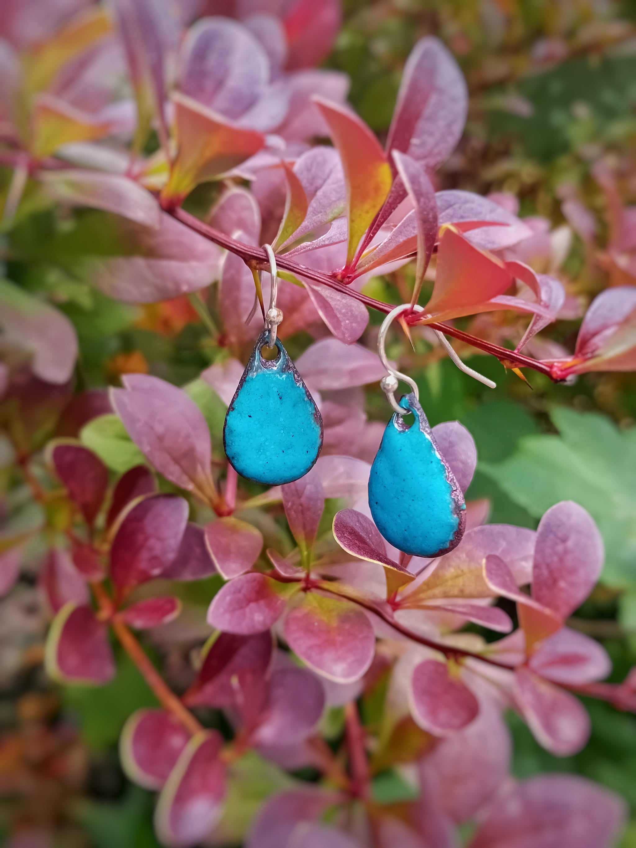 Boucles d’oreilles Petites Gouttes Turquoise en Émail sur Cuivre – Argent 925