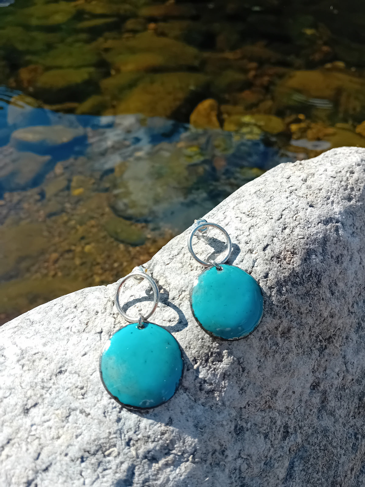 Garden Party Turquoise – Boucles d'oreilles artisanales en émail sur cuivre
